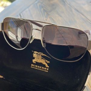 Burberry Aviator Sunglasses gun-metal and purple - with case